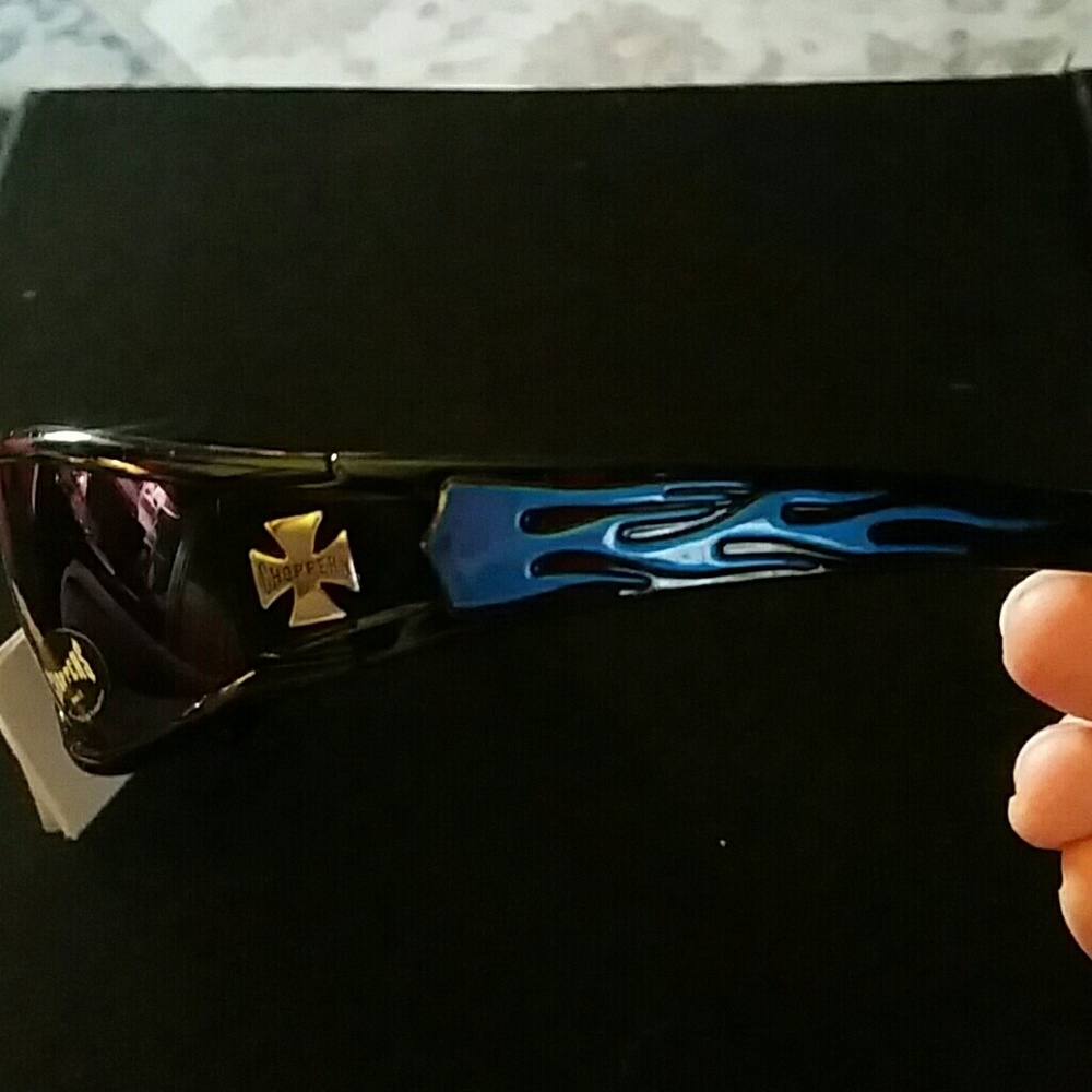 BNWT CHOPPERS MIRRORED  SUNGLASSES